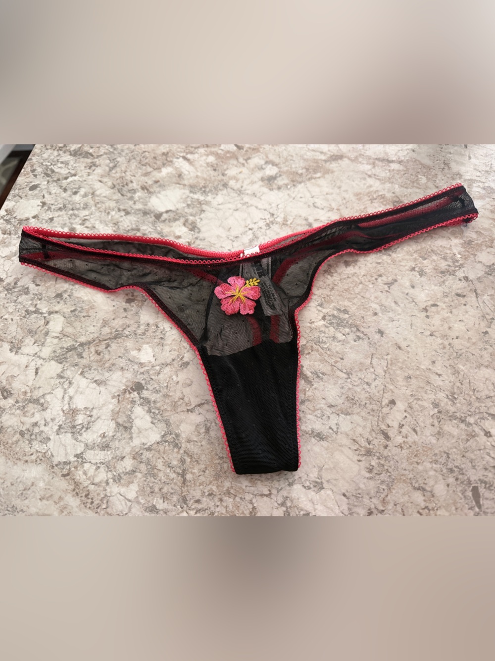 VS PINK Hibiscus Thong Panty NWT